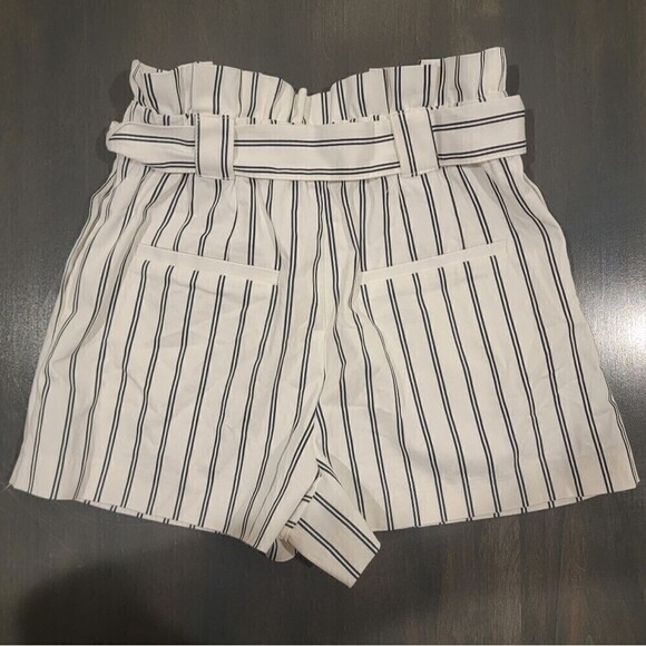 Zara TRF Pleated Belted High Waist Paper Bag Shorts White Striped Size XS New - Picture 11 of 12